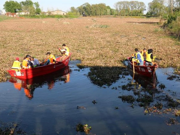 تالاب عینک یکی از دینی های شهر رشت است