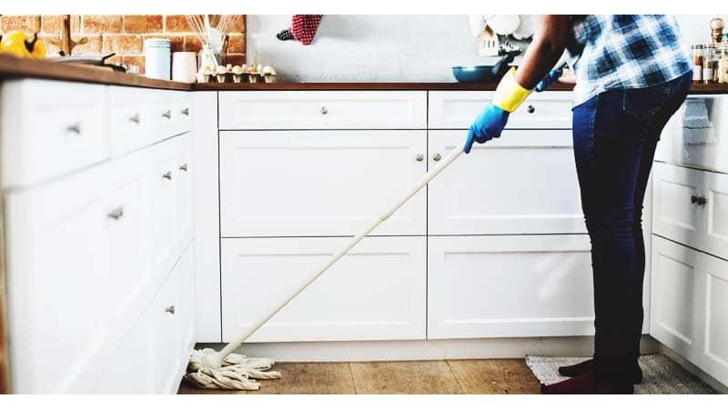 کف آشپزخانه را برای مرحله آخر خانه تکانی بگذارید