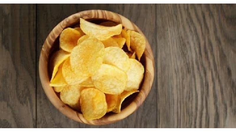 طرز دست کردن چیبس سرکه ای در خانه چگونه است