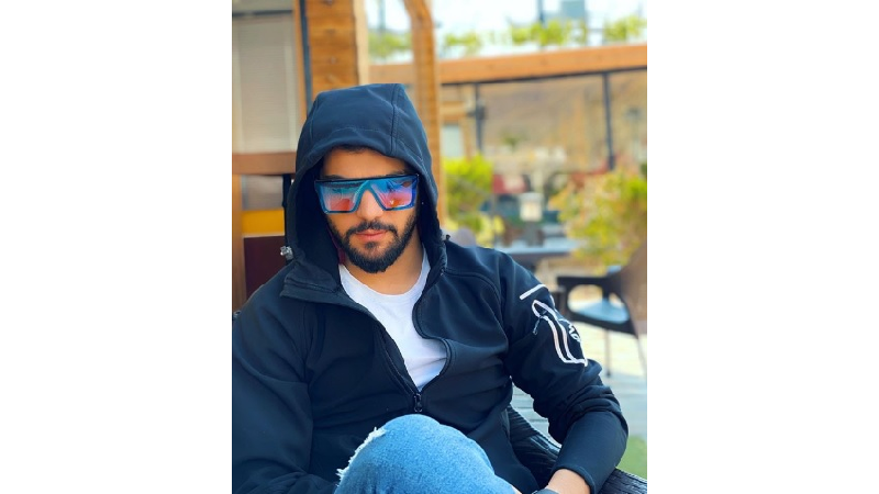 عکس‌ها و دلنوشته‌های متفاوت سینا مهرداد؛ بازیگر نقش حامد در سریال پدر