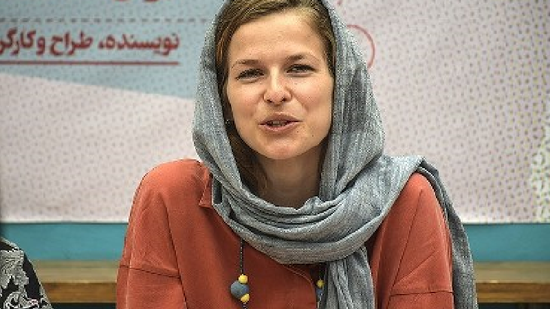 مارین ون هولک بازیگر زن خارجی فیلم سمفونی نهم است.