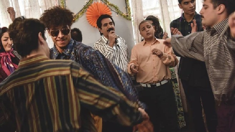 معرفی کامل فیلم مطرب؛ خلاصه داستان، بازیگران و نقد