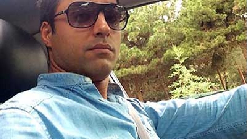 امیرحسین رستمی که با بازی در نقش مسعود در سریال لیسانسه ها و فوق لیسانسه ها حسابی محبوب شده 