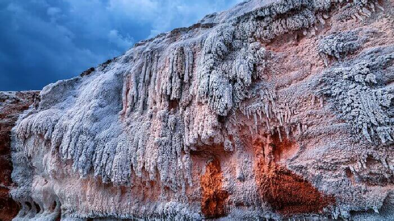 در سفر به بندرعباس به غار خرسین هم بروید