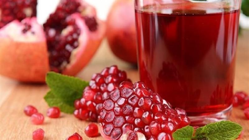 مصرف آب انار یکی از درمان‌های خانگی 