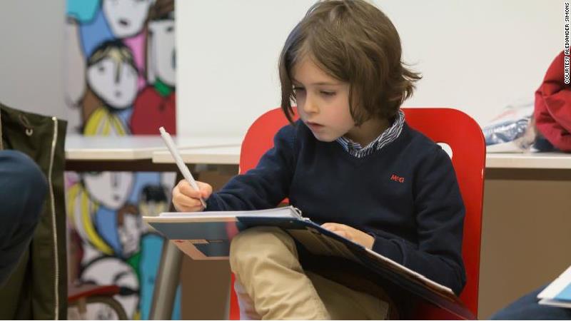 پسر 9 ساله ایرانی کم سن‌ترین دانشجوی پزشکی در جهان  می‌شود