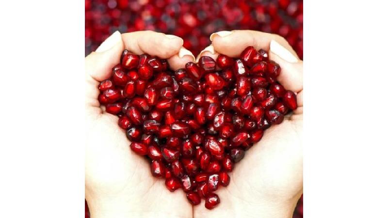 خوردن انار برای خون‌رسانی به بدن