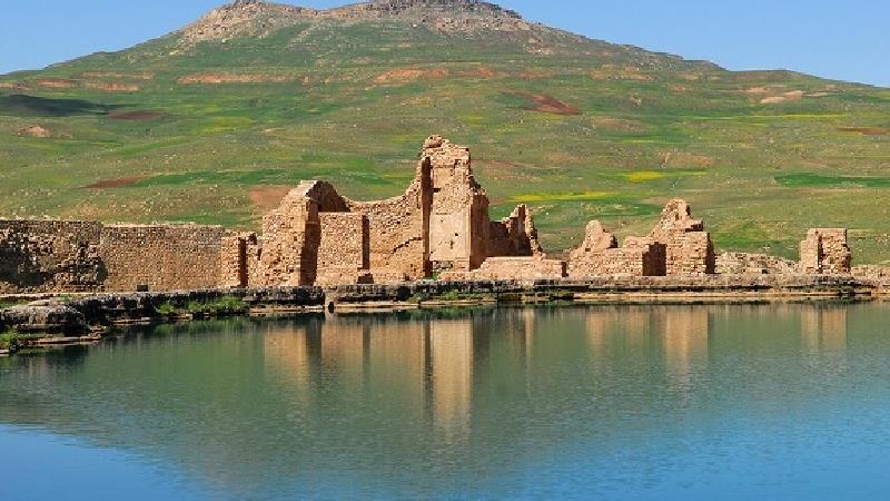 راهنمای سفر به تخت سلیمان ؛ مکانی که هنوز اسرارآمیز است