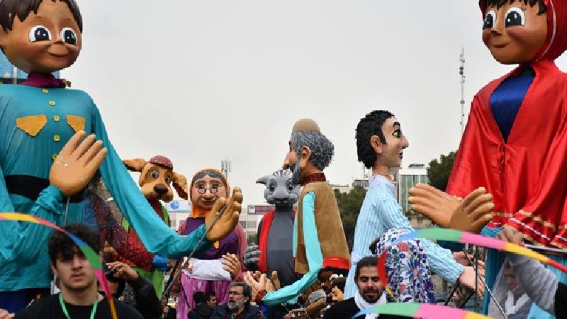 تماشای رایگان کارناوالی از عروسک‌ها