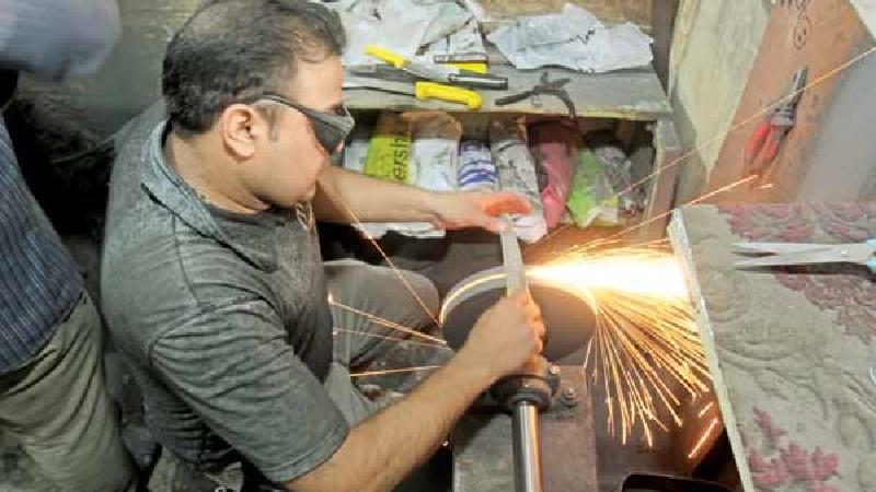 چاقوسازها و رنگرزها در بازار زنجان