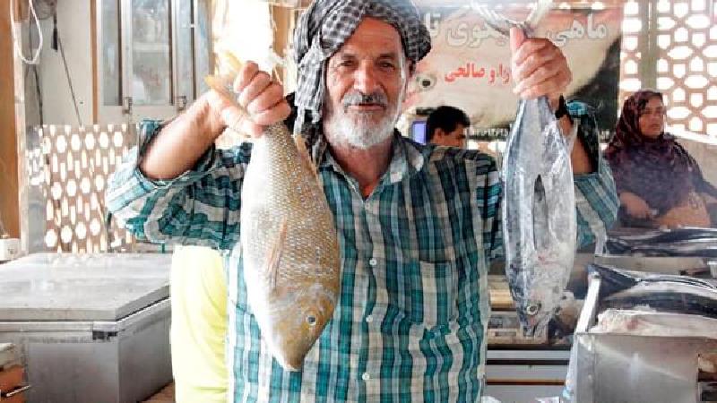بازار ماهی فروشان بندر خمیر