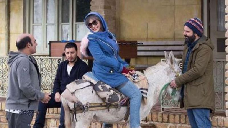 عکس های فیلم جهان با من برقص