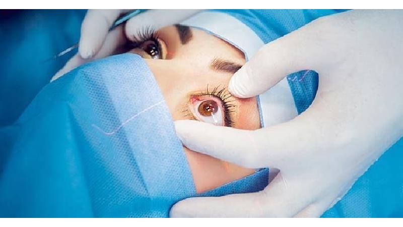 تفاوت روش‌های لیزیک و لازک برای جراحی چشم چیست
