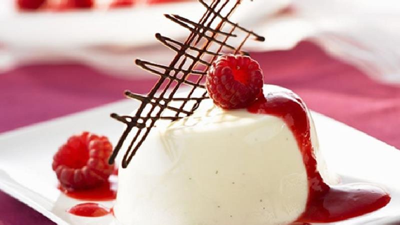 پاناکوتا یک دسر ایتالیایی