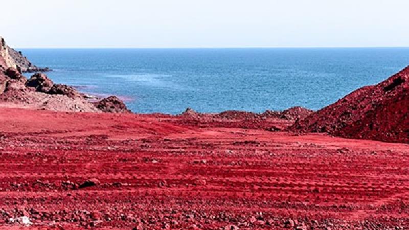 ساحل سرخ در جزیره هرمز