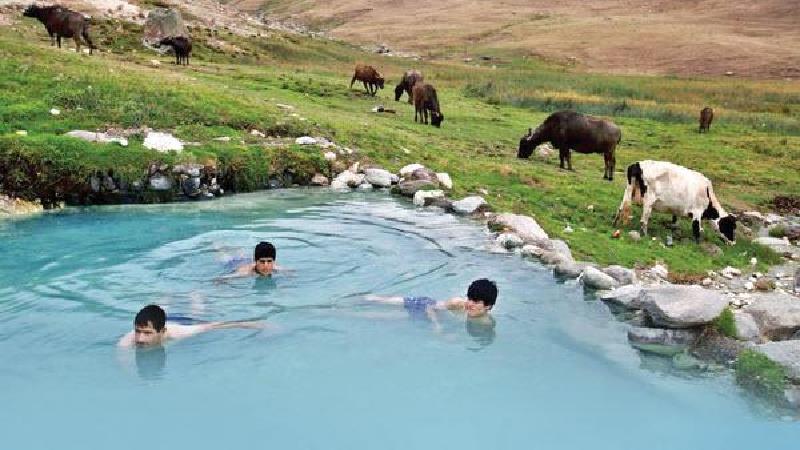 راهنمای کامل سفر به چشمه‌های آب گرم در نقاط مختلف ایران