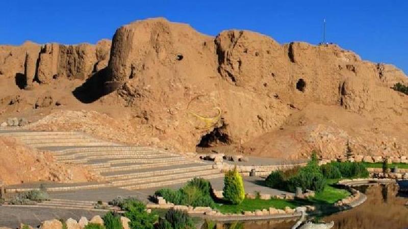 قلعه دختر؛ از آثار تاریخی کرمان