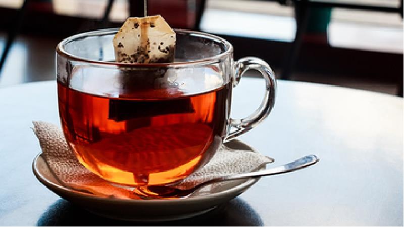 چای کهنه و چای کیسه‌ای چه ضررهایی دارند