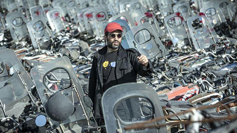 شنای پروانه با مضمونی تلخ