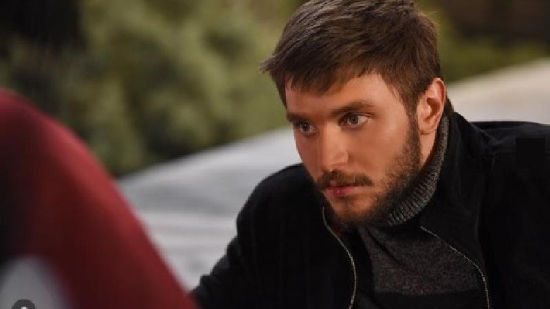 امین حیایی در نقش هاشم در سریال از سرنوشت