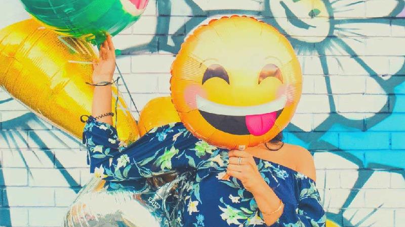 چه کار کنیم که احساس شادی و خوشحالی داشته باشیم؟ 