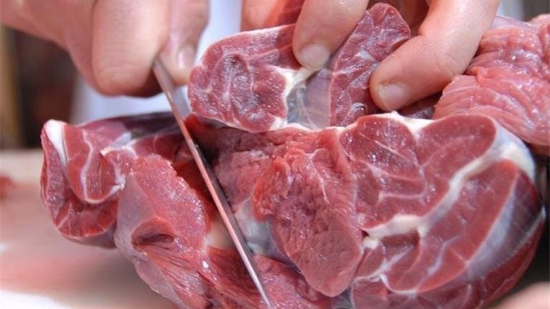 گوشت شتر در اکثر نقاط به صورت فله‌ای عرضه می‌شود.