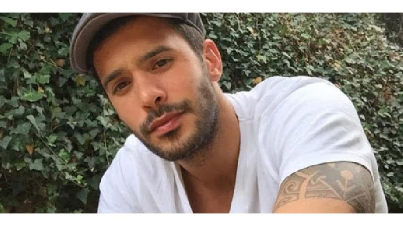 باریش آردوچ به دلیل شغل پدرش که در کار ساخت و ساز بود دوران کودکی خود را در سوئیس گذراند. 