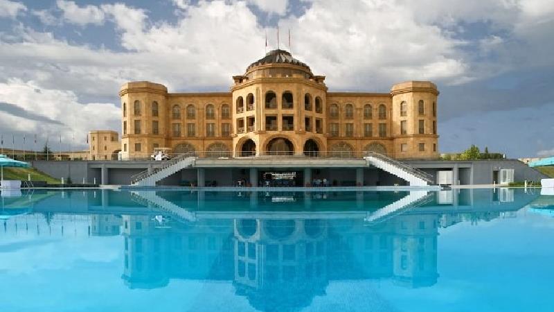 ایروان از جمله شهرهایی که است که جاذبه های گردشگری زیادی دارد