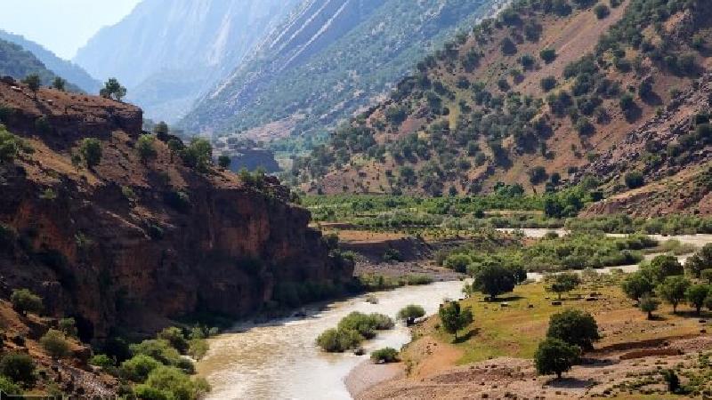 از زیبایی های دشت هلن لذت ببرید