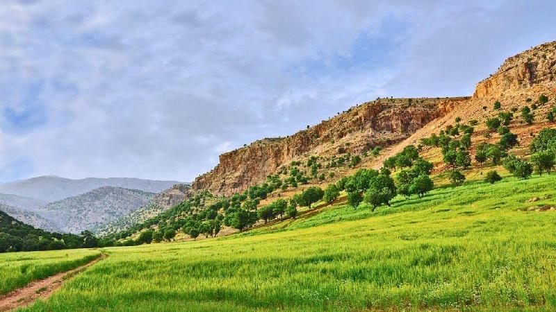 دشت هلن زیبایی های منحصر به فردی دارد