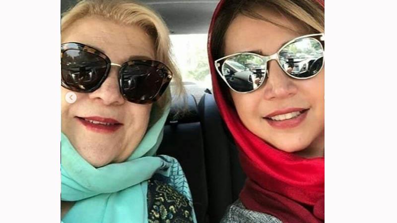 شبنم قلی خانی و مادرش