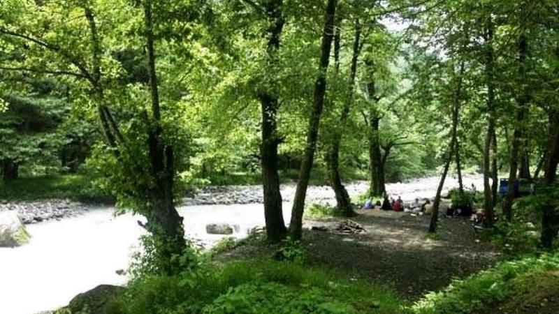 جاده سه هزار جاذبه‌های گردشگری زیادی دارد