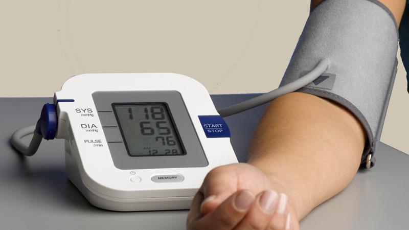 دستگاه فشارسنج برای پدران مسن