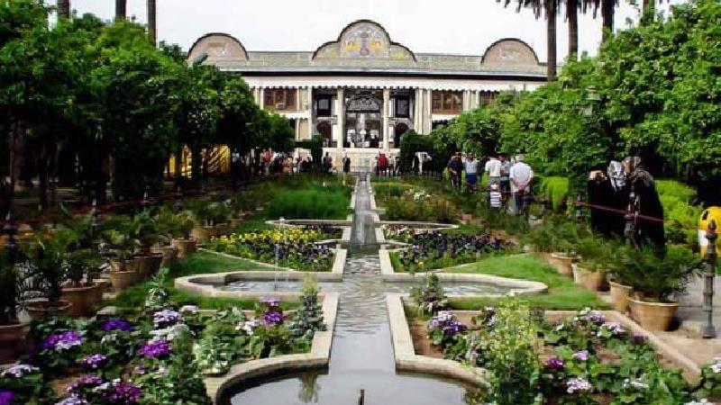 لذت قدم زدن در باغ نارنجستان قوام شیراز