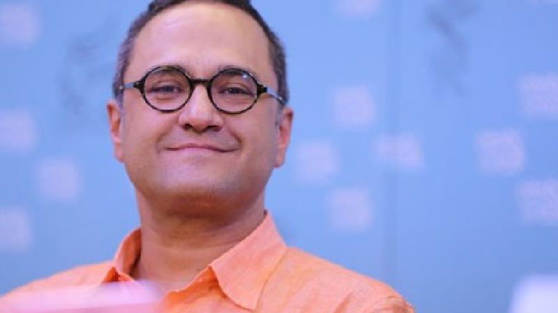 رامبد جوان را با ایده‌های خلاقانه و حرکت‌های متفاوت می‌شناسیم. 