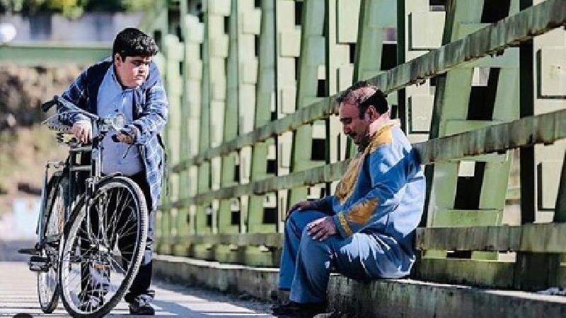 بازیگر نقش بهروز در کنار مهران احمدی