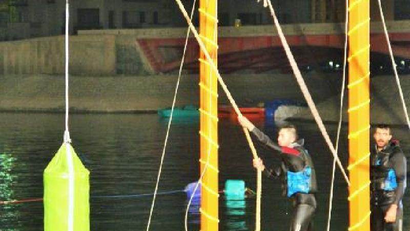 صحنه ای از مسابقه آب و آتش