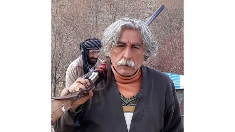 سیروس میمنت در نقش کیوان در سریال نون-خ