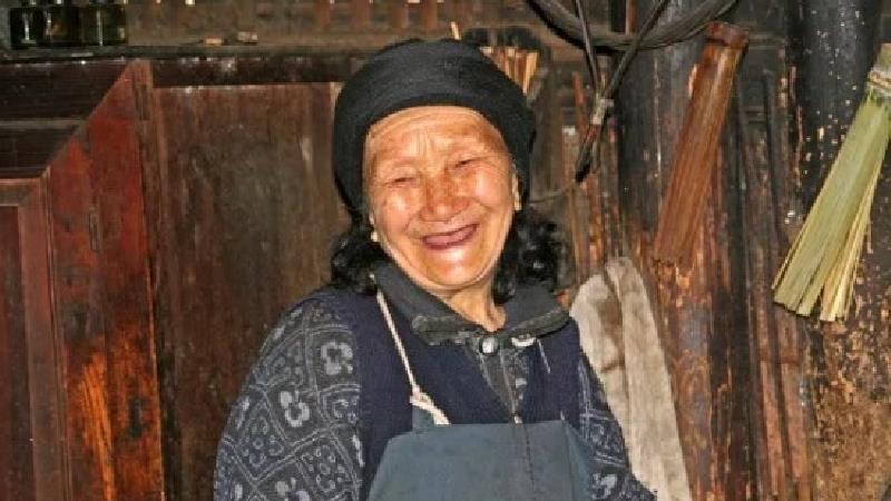 زن عاشق پیشه چینی