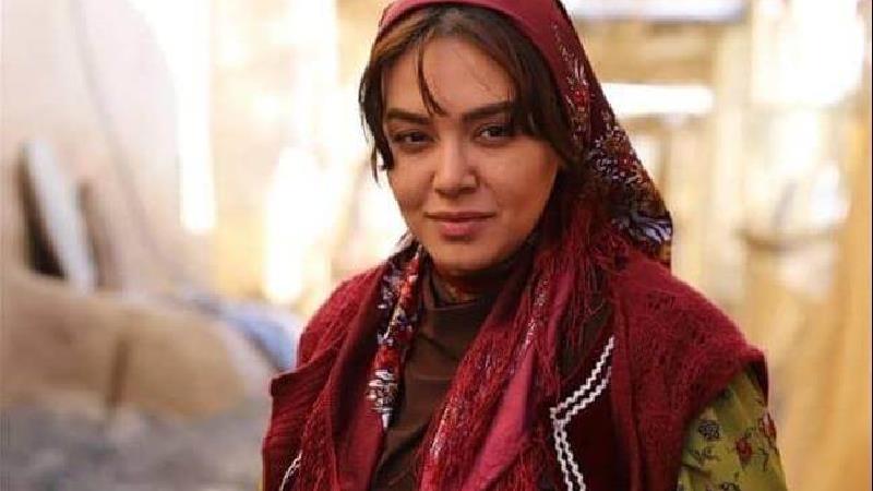 ندا قاسمی در نقش شیرین در سریال نون-خ