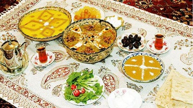 سفره افطار در ماه مبارک رمضان