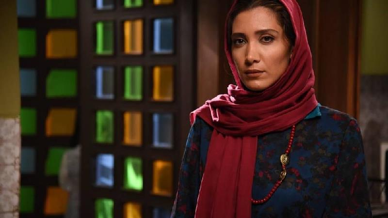 نیکی مظفری بازیگر نقش سیاره در سریال بچه های نسبتا بد