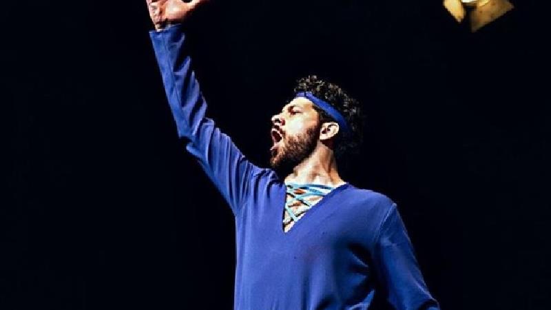 منصور نصیری در نمایش آرش