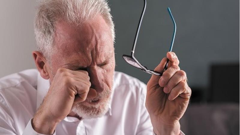 احساس خستگی از نشانه های کمبود ویتامین دی در بدن است