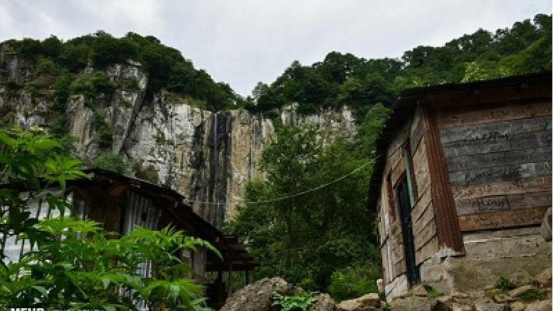 آبشار لاتون بلندترین آبشار ایران است