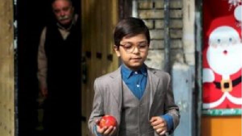 یونا تدین در فصل اول سریال بچه مهندس در نقش جواد جوادی