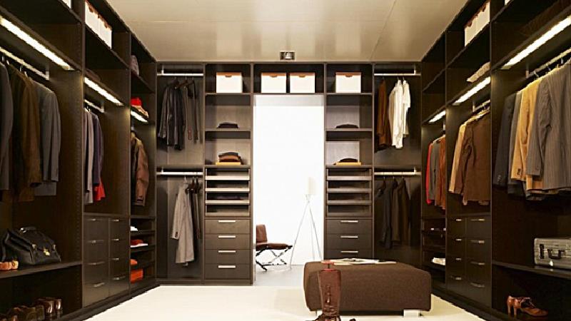 قواعد اولیه برای تیپ تابستانی مردانه