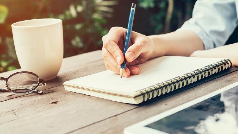 اگر حوصله تان سر رفته نامه بنویسید