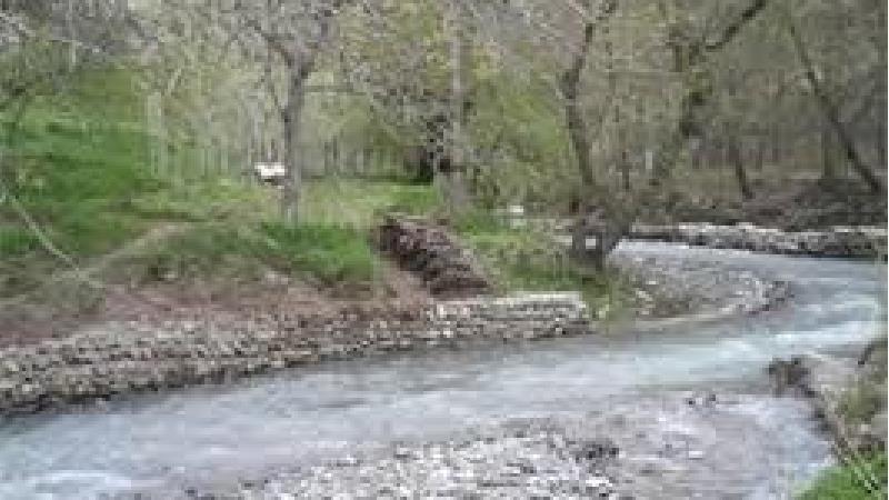 رود کردان از دیدنی های این روستا است