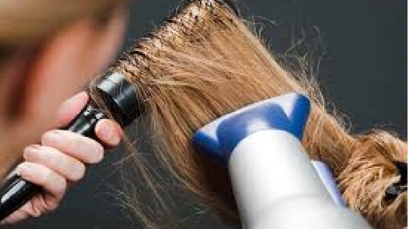 موهای خود را سشوار نکشید